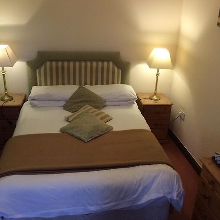 Hunters Moon Hotel Buckland Newton Exterior photo
